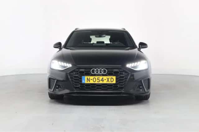 Audi A4 (2022) thumbnail 11