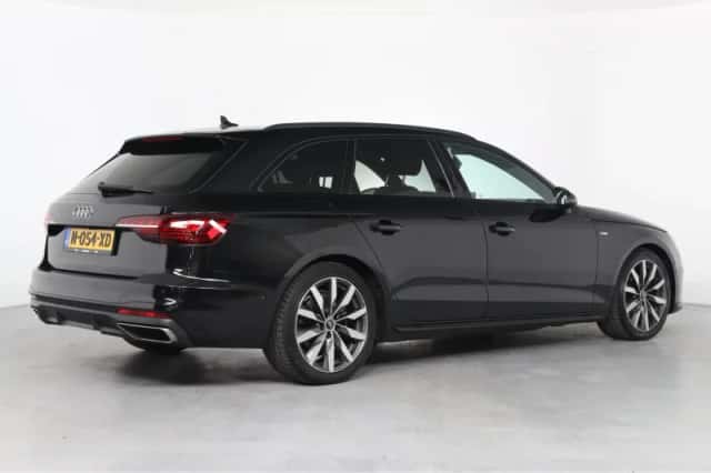 Audi A4 (2022) thumbnail 9