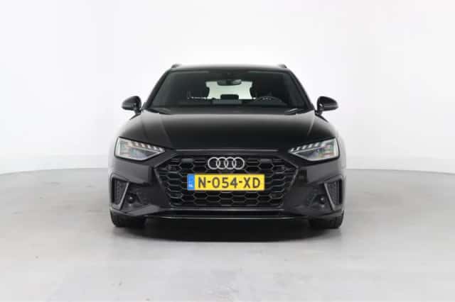 Audi A4 (2022) thumbnail 10
