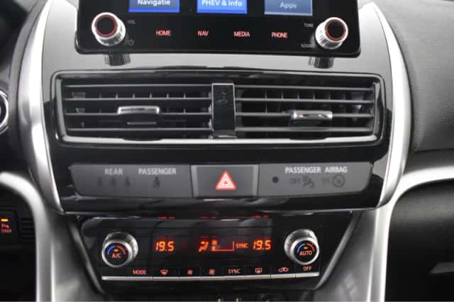 Mitsubishi Eclipse Cross (2022) thumbnail 18