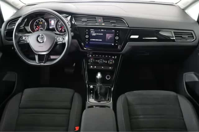 Volkswagen Touran (2018) thumbnail 4