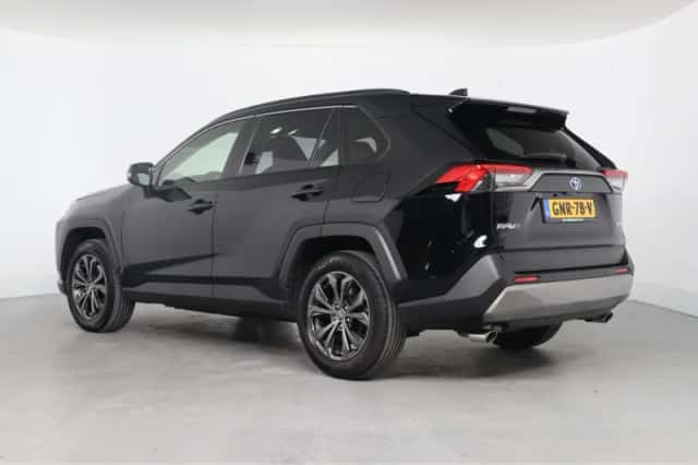 Toyota RAV4 (2023) thumbnail 3