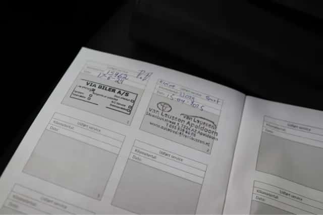 Toyota RAV4 (2023) thumbnail 8