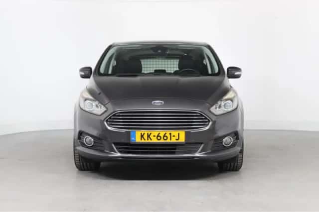 Ford S-Max (2016) thumbnail 9