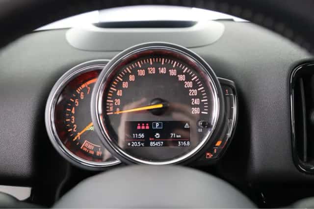 MINI Countryman (2018) thumbnail 12