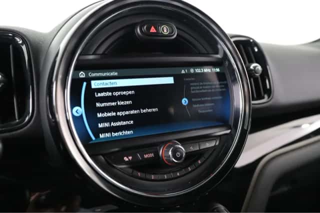 MINI Countryman (2018) thumbnail 15