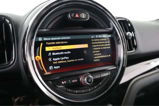 MINI Countryman (2018) thumbnail 16