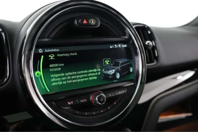 MINI Countryman (2018) thumbnail 18