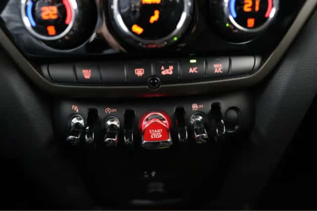 MINI Countryman (2018) thumbnail 21
