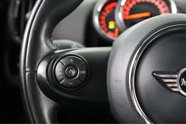 MINI Countryman (2018) thumbnail 25