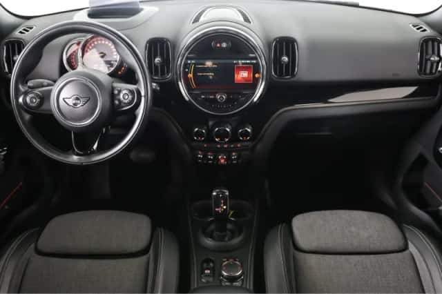 MINI Countryman (2018) thumbnail 4