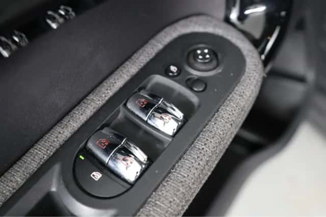 MINI Countryman (2018) thumbnail 36