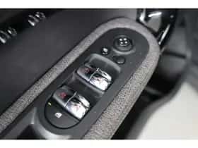 MINI Countryman (2018) thumbnail 36