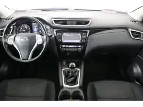 Nissan Qashqai (2017) thumbnail 4