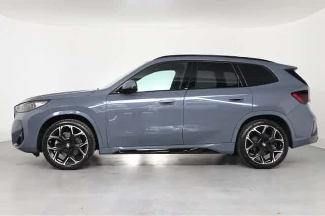 BMW X1 (2023) thumbnail 2