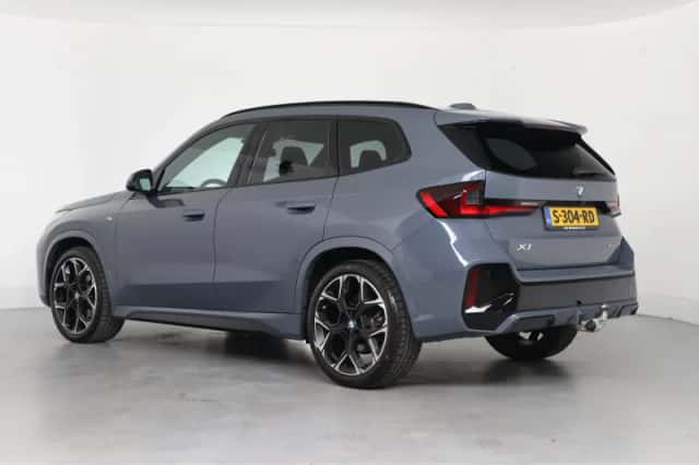 BMW X1 (2023) thumbnail 3
