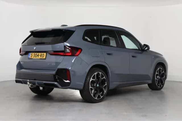 BMW X1 (2023) thumbnail 10