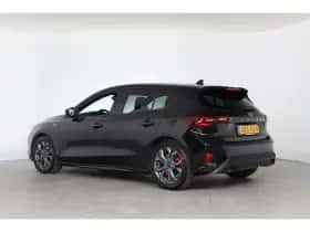 Ford Focus (2024) thumbnail 3