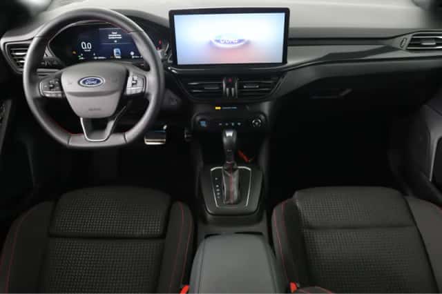 Ford Focus (2024) thumbnail 4