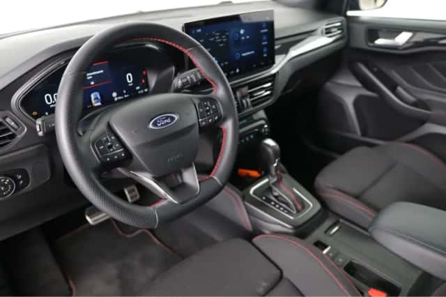 Ford Focus (2024) thumbnail 5