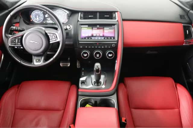 Jaguar E-Pace (2018) thumbnail 4