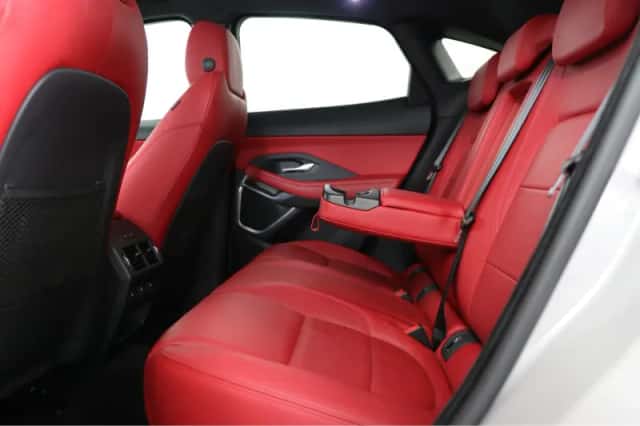 Jaguar E-Pace (2018) thumbnail 34