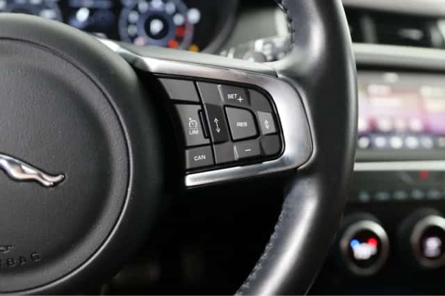 Jaguar E-Pace (2018) thumbnail 38