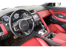 Jaguar E-Pace (2018) thumbnail 5
