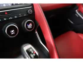 Jaguar E-Pace (2018) thumbnail 47