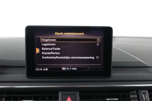 Audi A4 (2020) thumbnail 12