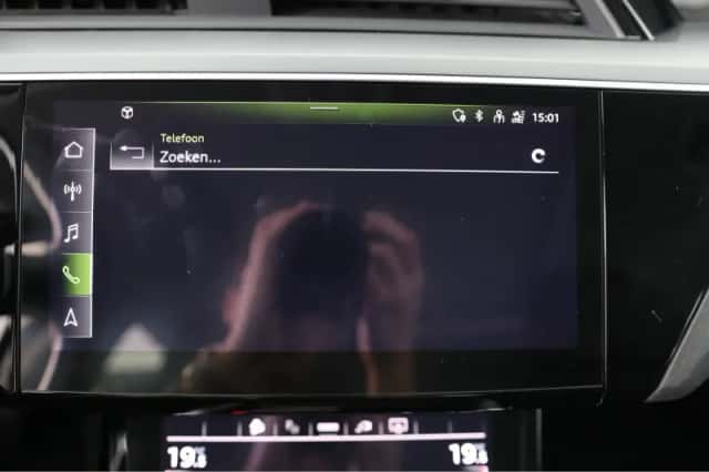 Audi e-tron (2020) thumbnail 14