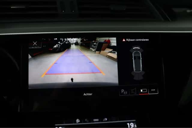 Audi e-tron (2020) thumbnail 18