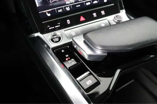 Audi e-tron (2020) thumbnail 35