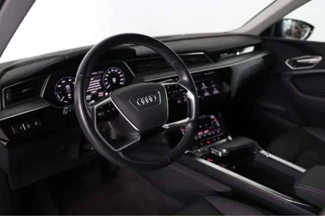 Audi e-tron (2020) thumbnail 8