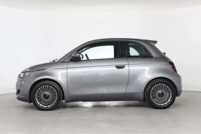 Fiat 500 (2022) thumbnail 2