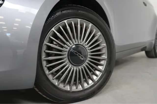 Fiat 500 (2022) thumbnail 12