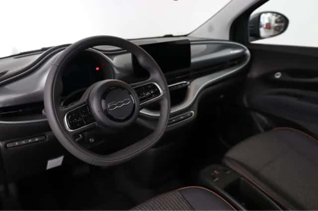 Fiat 500 (2022) thumbnail 4