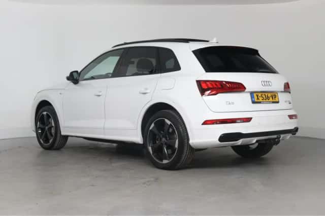 Audi Q5 (2021) thumbnail 3