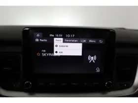 Kia Stonic (2021) thumbnail 15