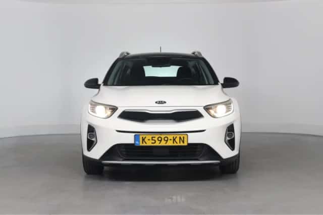 Kia Stonic (2021) thumbnail 16