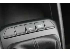 Kia Stonic (2021) thumbnail 31