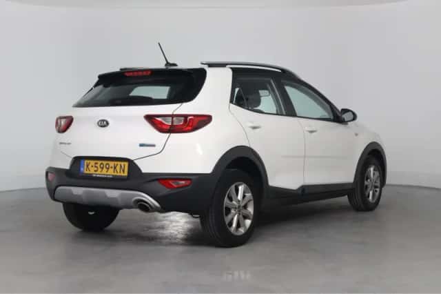 Kia Stonic (2021) thumbnail 7
