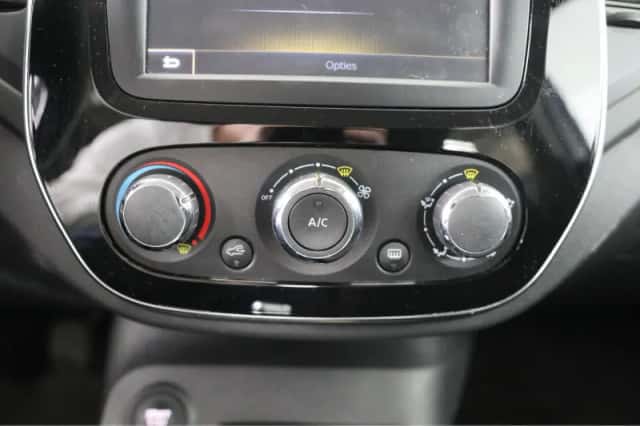 Renault Captur (2019) thumbnail 31
