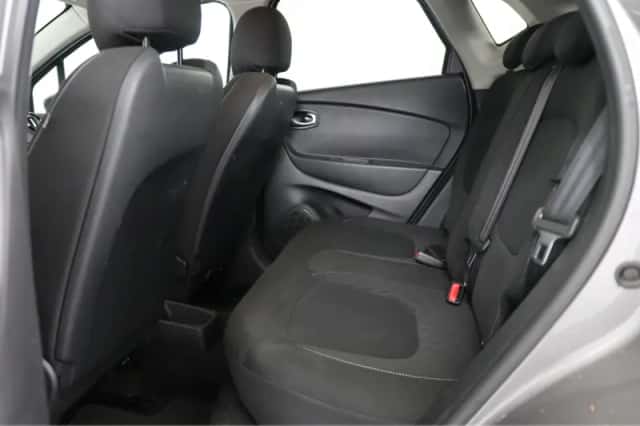 Renault Captur (2019) thumbnail 38