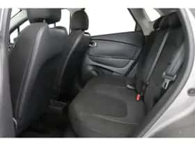 Renault Captur (2019) thumbnail 38