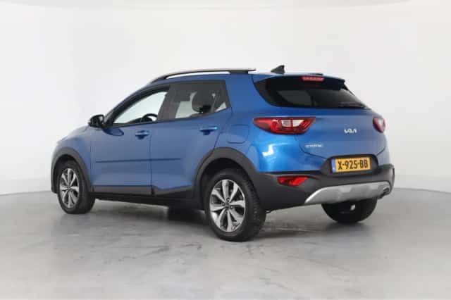Kia Stonic (2023) thumbnail 3