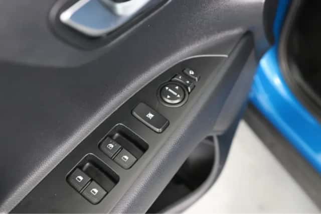 Kia Stonic (2023) thumbnail 22