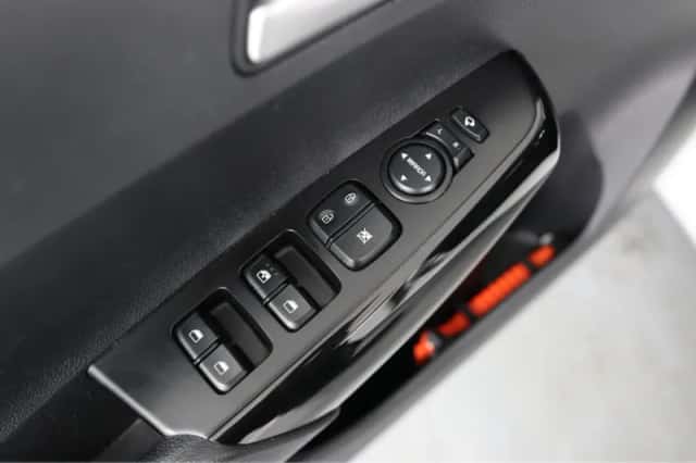 Kia Picanto (2021) thumbnail 24