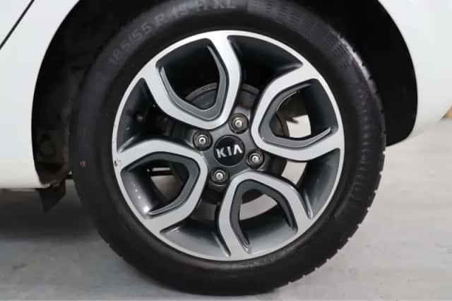 Kia Picanto (2021) thumbnail 9