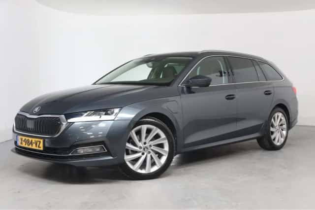 Škoda Octavia (2021) thumbnail 1